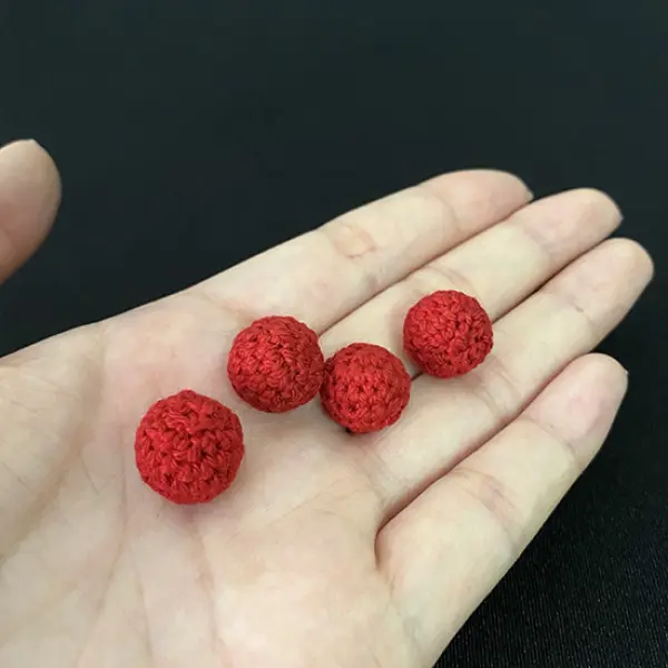 Magnetic Crochet Ball Mini - Red 1.2 cm